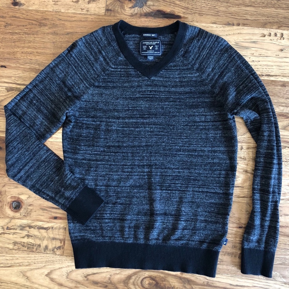 American Eagle Lightweight Gray V Neck Sweater